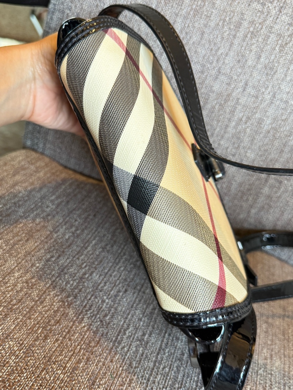 Authentic Burberry Crossbody bag - Picture 8 of 12